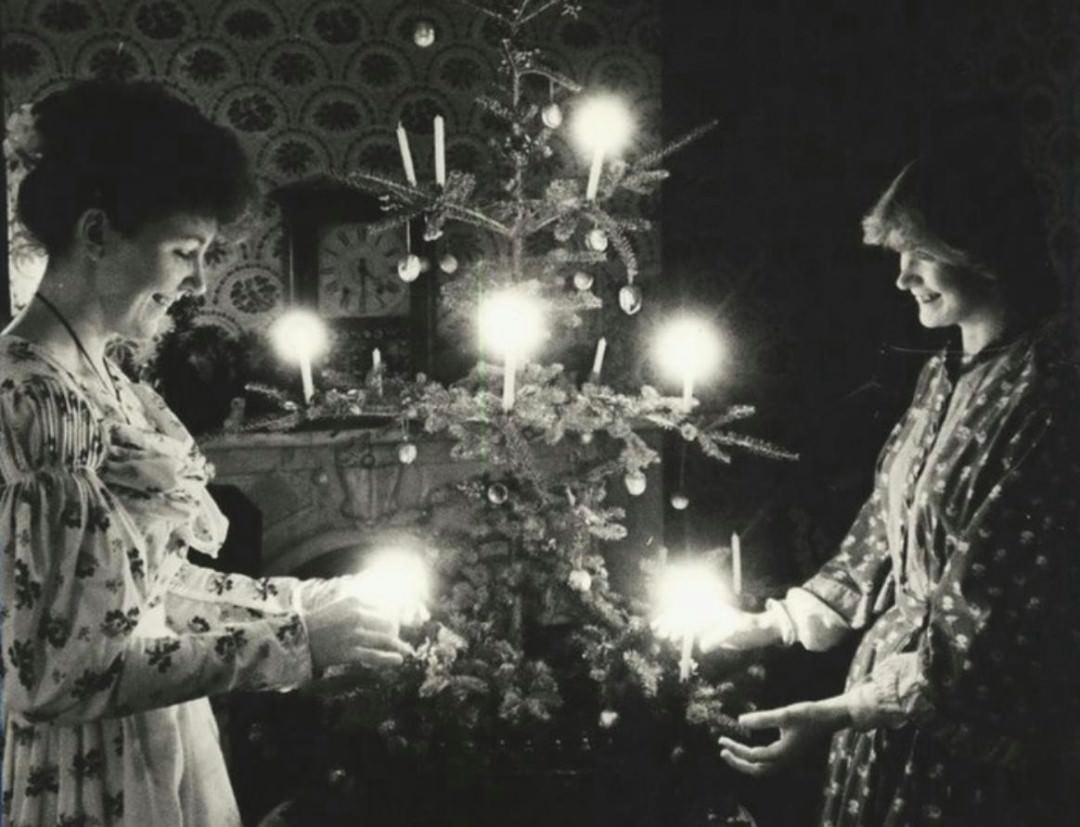 Janet Low &Amp;Amp; Maureen Campbell Decorate A Christmas Tree At Historic Richmond Town, 1984.