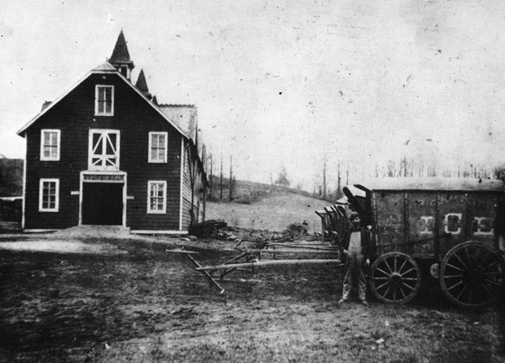 Richmond Ice Co. On Clove Road, East Of Bard Avenue, 1920S.