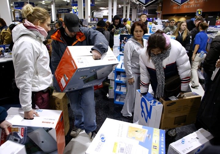 Shoppers At Best Buy In New Springville Rewarded With Sale Prices After Waiting In Line; Approximately 750 People Took Advantage, 2006.