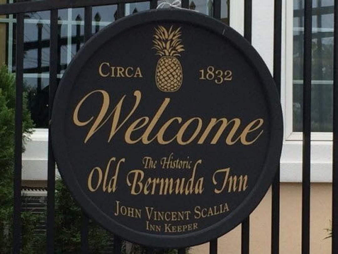 Haunted Houses Of Staten Island: Old Bermuda Inn, Site Of A Woman'S Broken Heart During The Civil War. Circa 2009