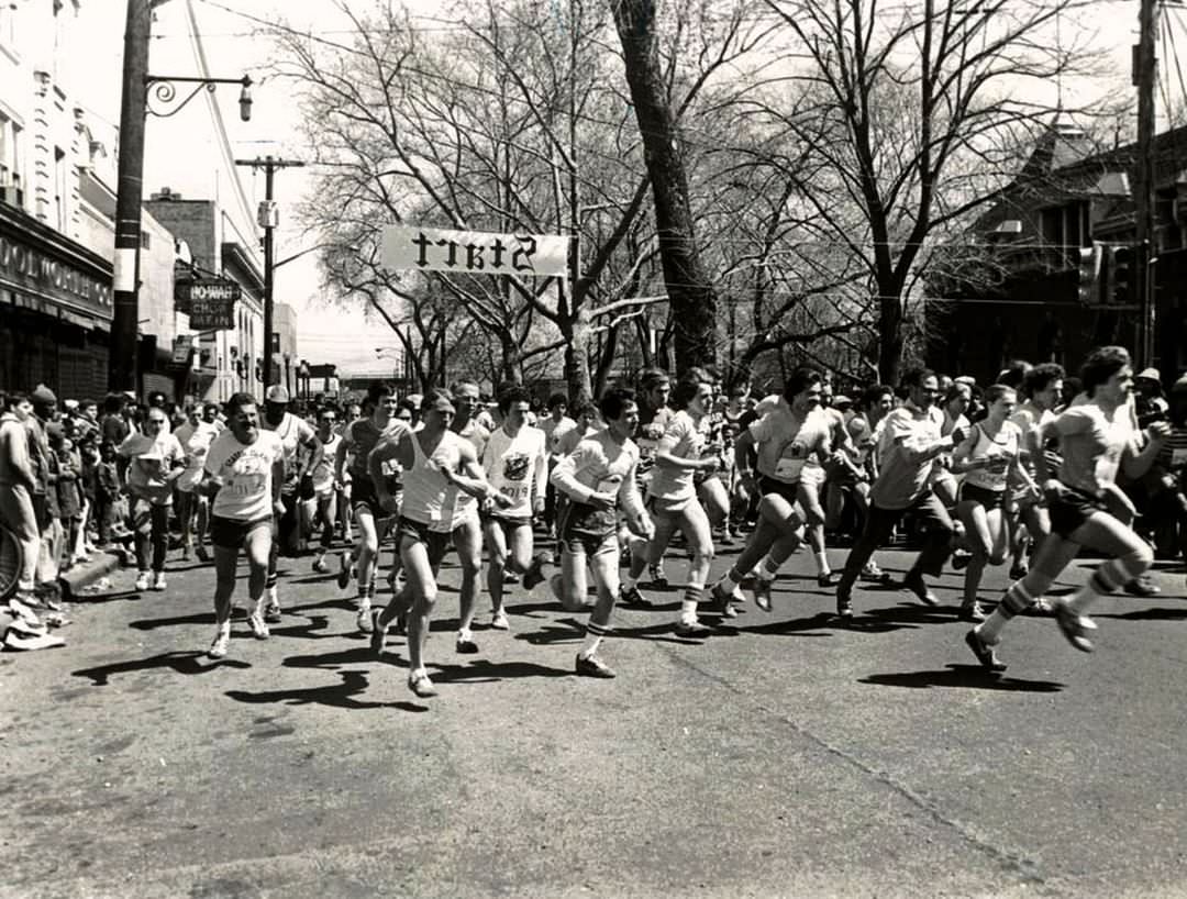 The Pack Of 400 Is Off In The First Steeplechase, A 10-Mile Trek Through Stapleton Streets And Hills, 1978.