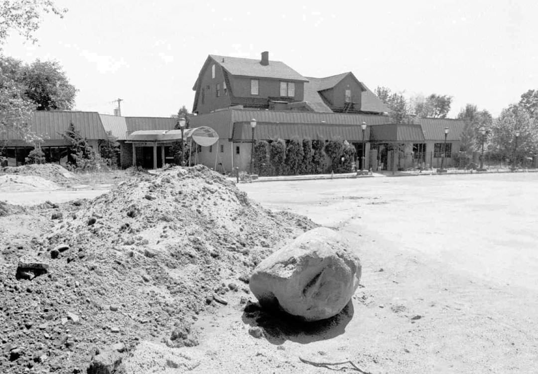 The Beachcomber, A Landmark Restaurant-Catering Hall On Annadale Beach, Demolished In The 90S. Pictured In 1959.