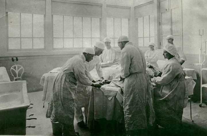 Operating Room In The U.s. Marine Hospital Looked Very Different In 1917, Laboratory Located In Staten Island Since 1887. Circa 1917