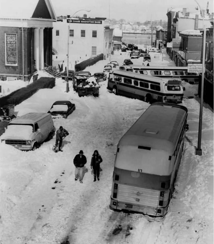 Bus Drivers Negotiating Richmond Avenue During The Blizzard Of 1983