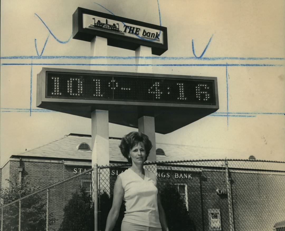 Temperatures Soar To 101 On Hylan Blvd., Grasmere, 1977.