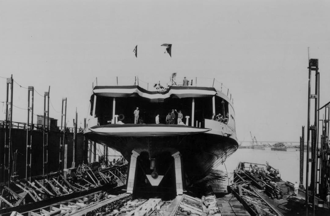 Construction Of The Staten Island Ferry, Cornelius G. Kolff At Bethlehem Steel Shipyard, 1950.