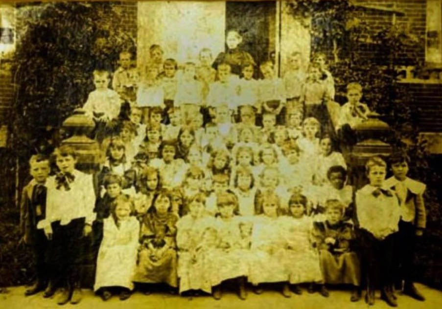 Ps 1 Kindergarten Class With Teacher Miss Irene Parks And Students In Tottenville, 1903.