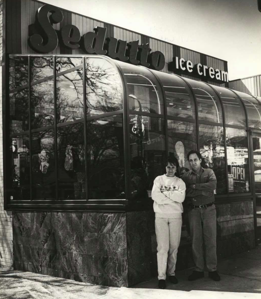 Sedutto'S Ice Cream And Dessert Paradise In New Dorp, 1995.