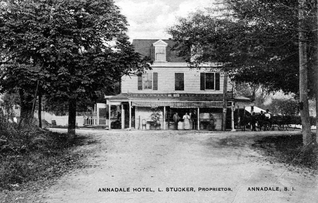 The Annadale Hotel Known As 'Tavern On The Bend', 1890S.