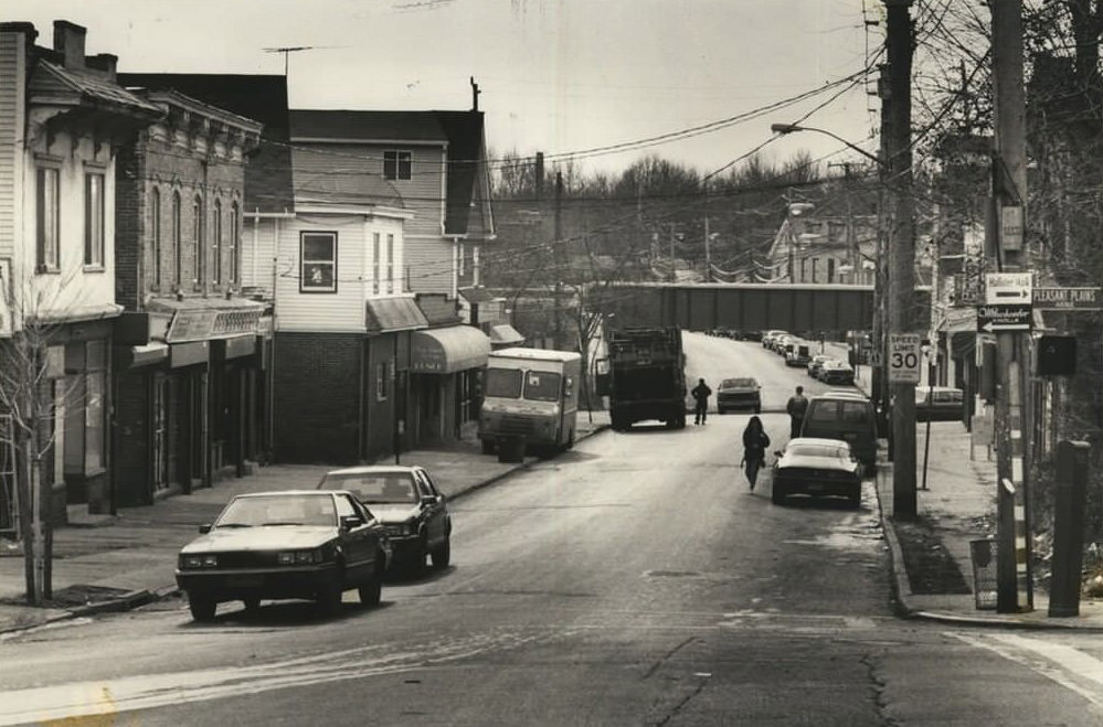 Amboy And Pleasant Plains Avenue, 1990.