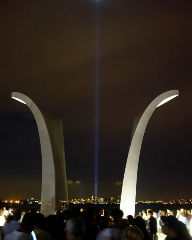 Postcards Memorial With Tribute In Light Over The Manhattan Skyline, Dedicated At Dusk, 2004.