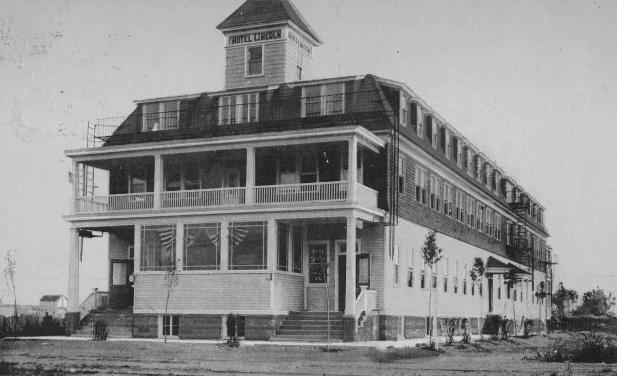 Hotel Lincoln Exterior With Porches, Midland Beach, Staten Island, 1900.