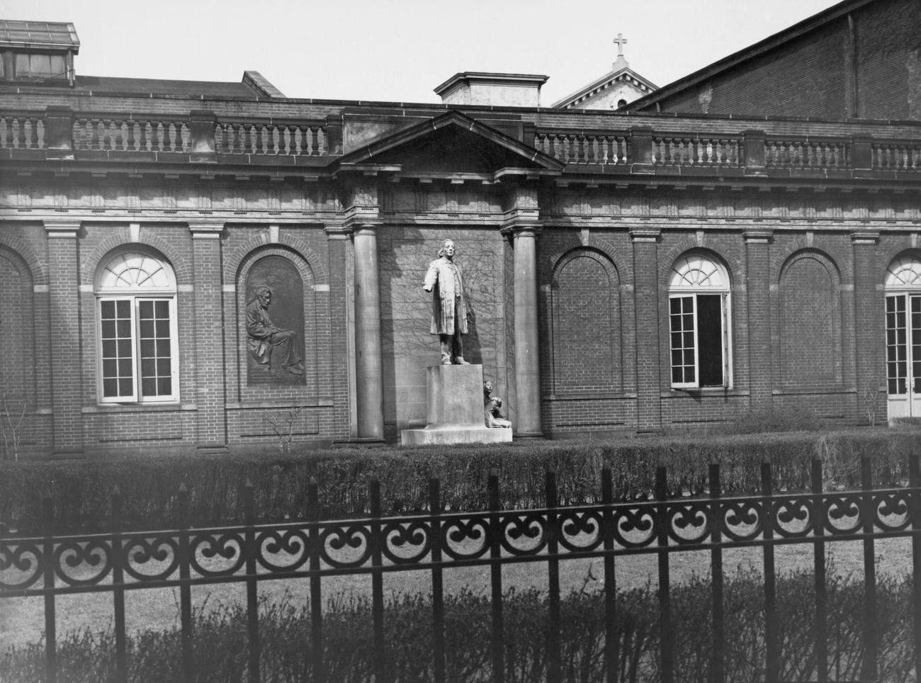 Art In Plymouth Church Of The Pilgrims, Brooklyn, 1925