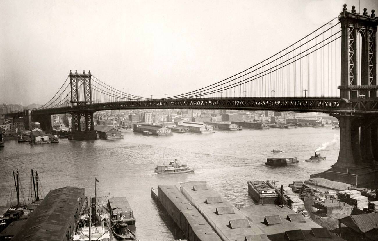 Manhattan Bridge Connecting Lower Manhattan And Downtown Brooklyn