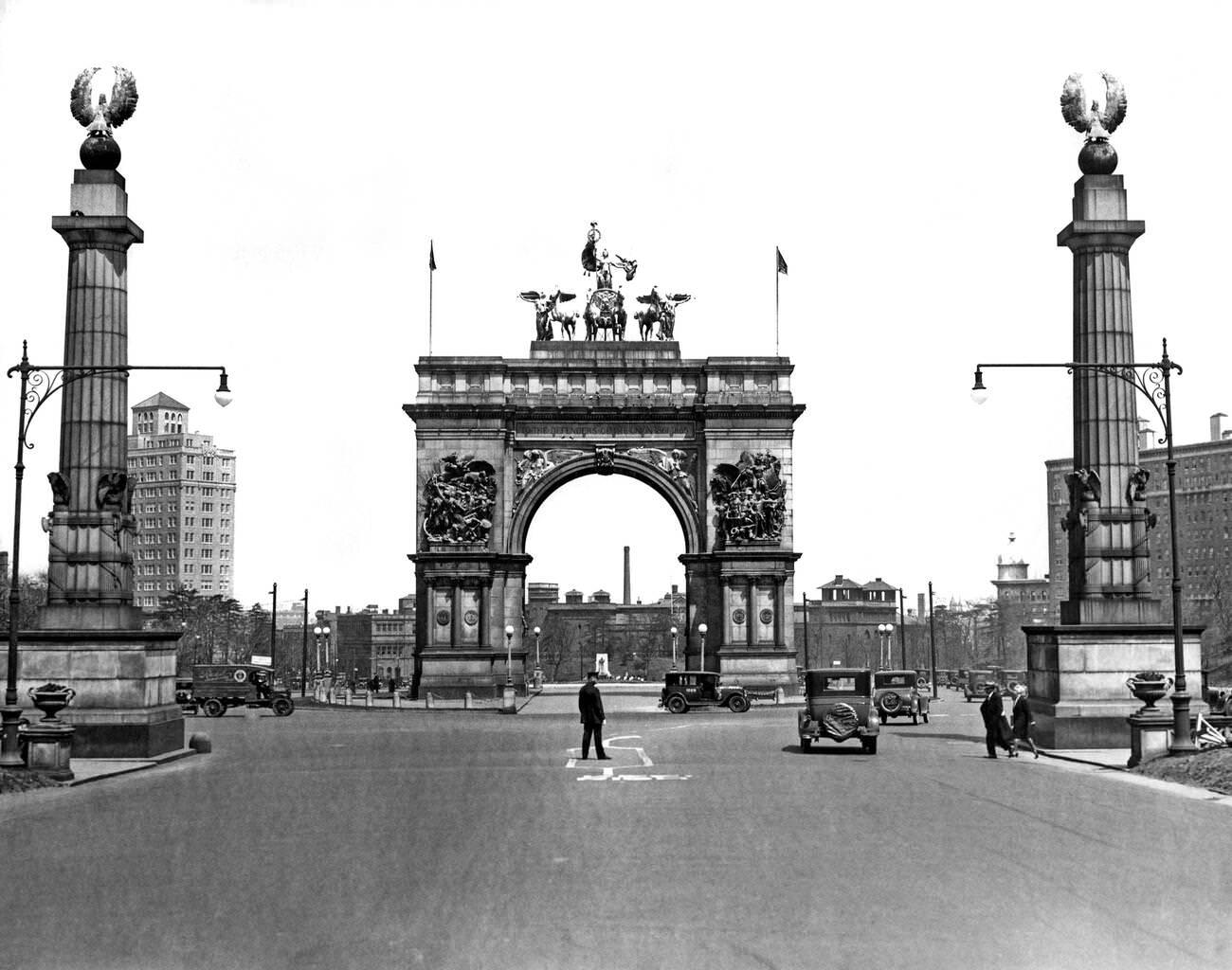 Entrance Arch To Prospect Park, One Of The Largest Municipal Parks In Brooklyn, Circa 1930.