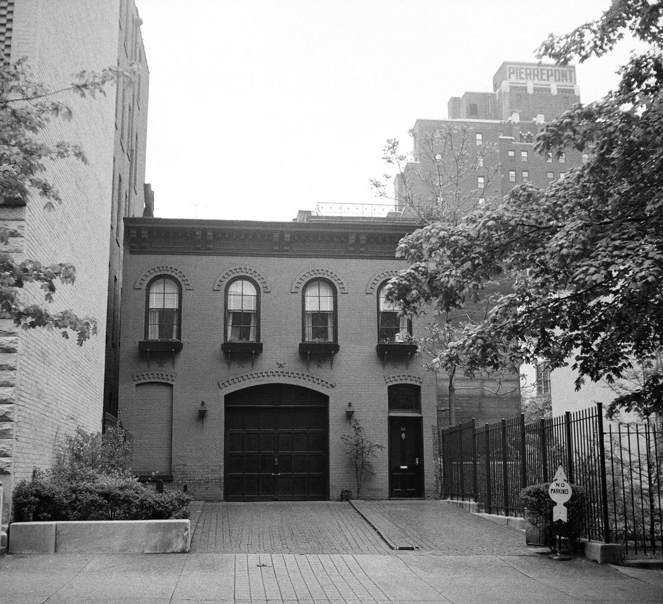 Van Anden Family Carriage House On Willow Street In Brooklyn Heights, 1958.