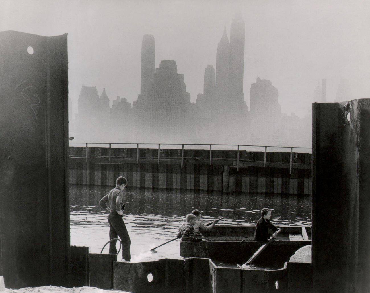 Kids Playing In The East River, Brooklyn Heights, 1958.