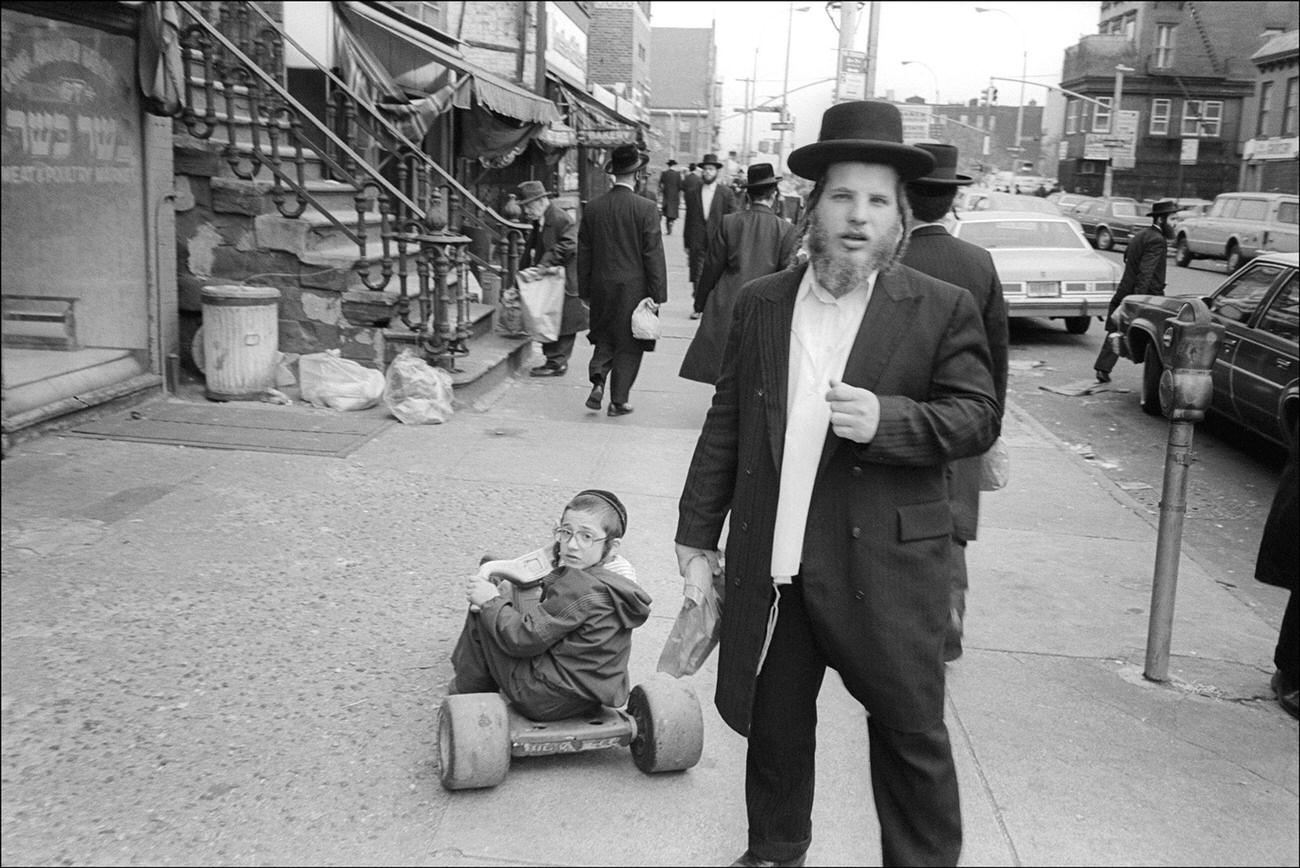 Chassidim On Lee Avenue In Williamsburg, Brooklyn, 1979