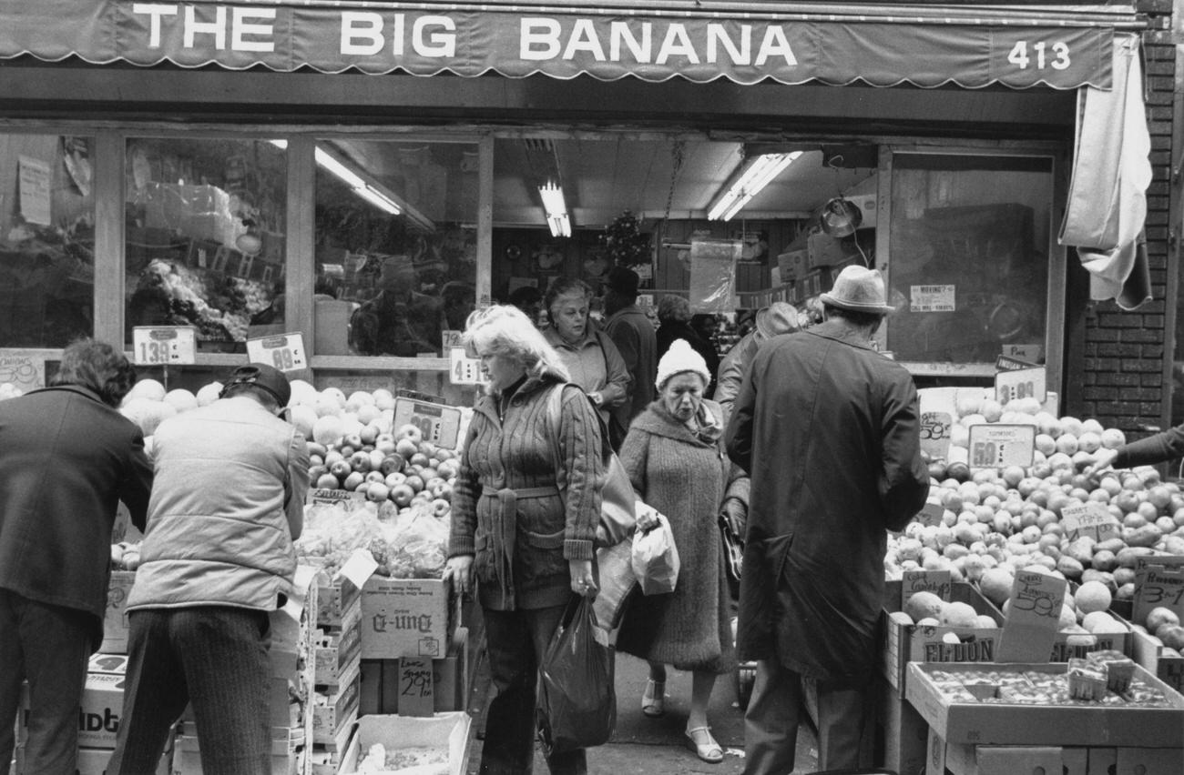 Shoppers At The Big Banana In Brighton Beach, Brooklyn, 1982
