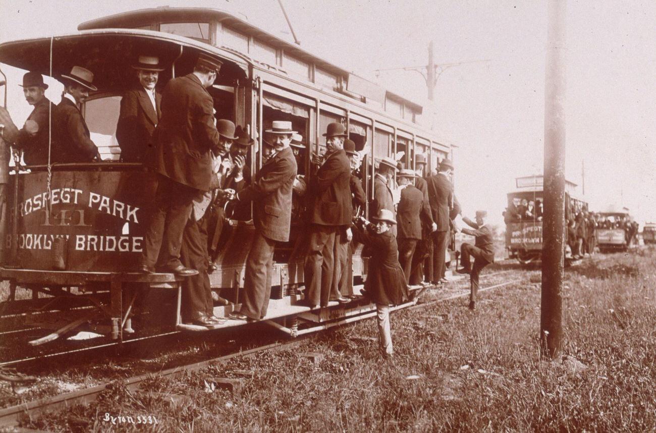 Overcrowded Cable Car En Route To Brighton Beach, 1897