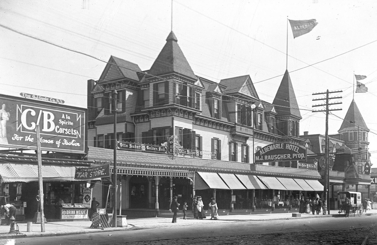 Albemarle Hotel In Coney Island, Late 1890S