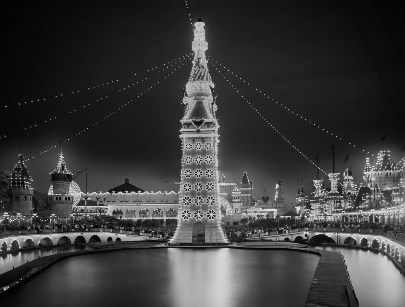 Electric Tower Illuminated At Luna Park, 1903