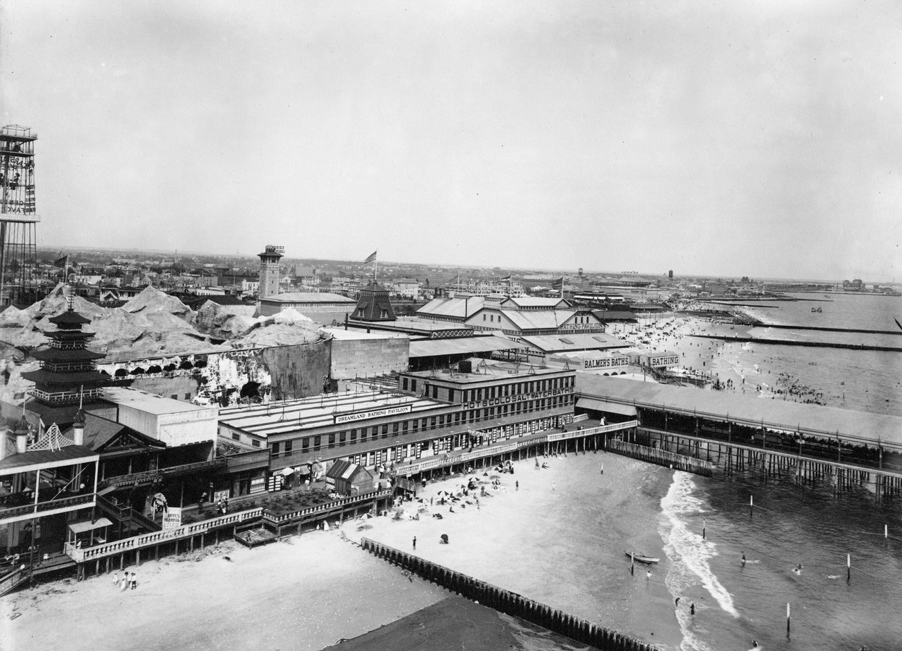 Dreamland And Balmer'S Bathing Pavilions At Coney Island, 1910