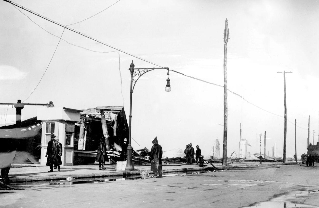 Dreamland Park Fire At Coney Island, 1911, $4,000,000 Damage.