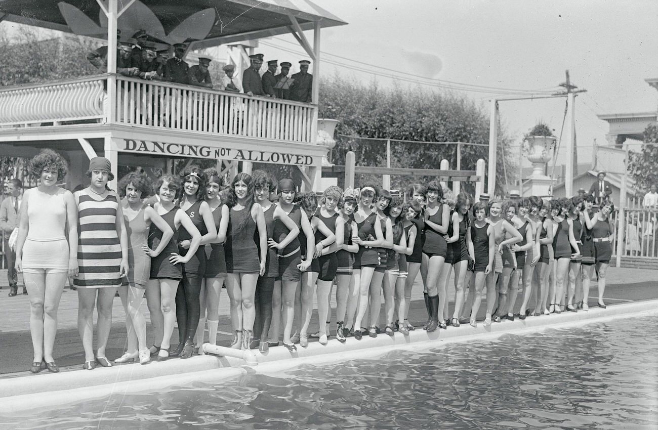 Contestants Line Up For Atlantic City Beauty Pageant, 1925