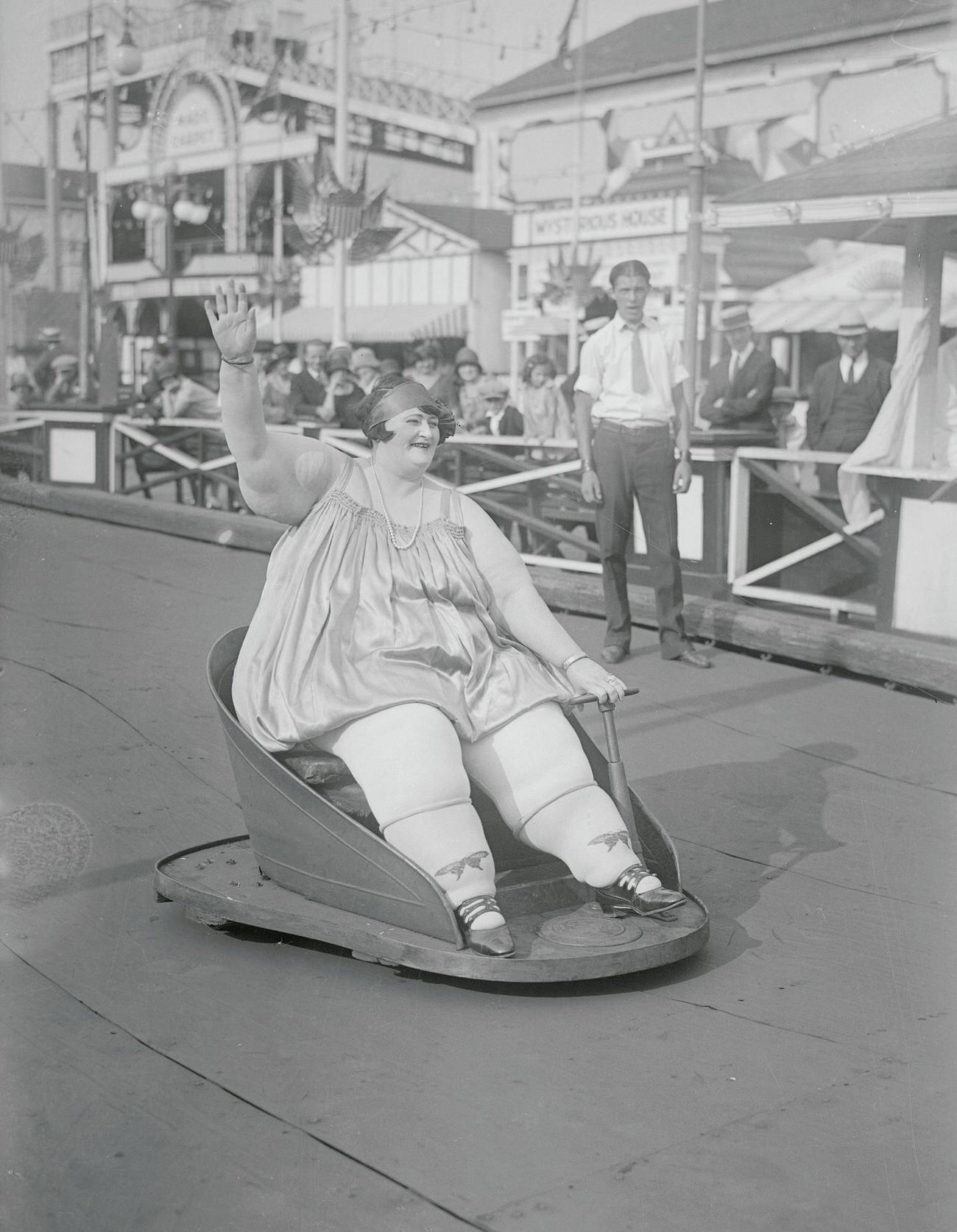 Jolly Marie Wins Fat Women'S Contest, 1925