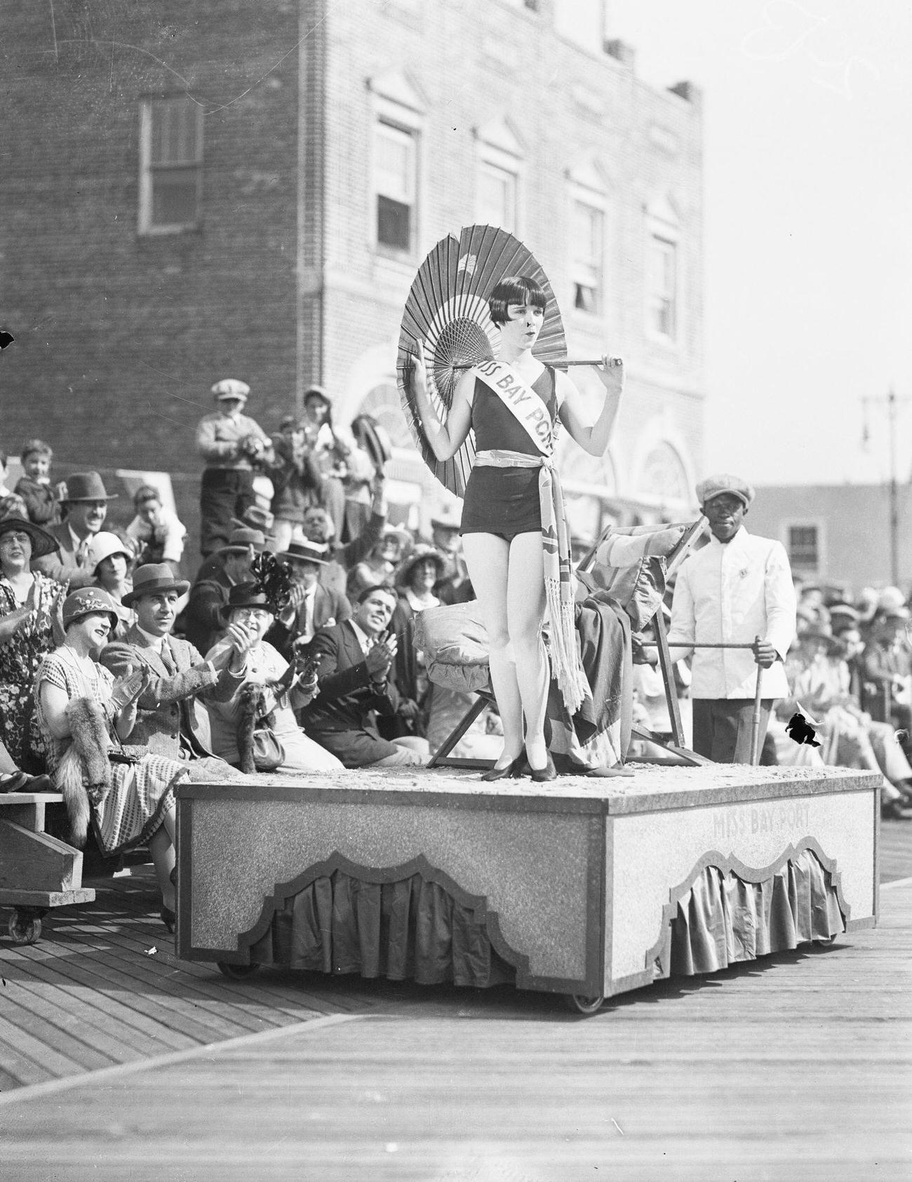 Louise Brooks In Coney Island Beauty Parade