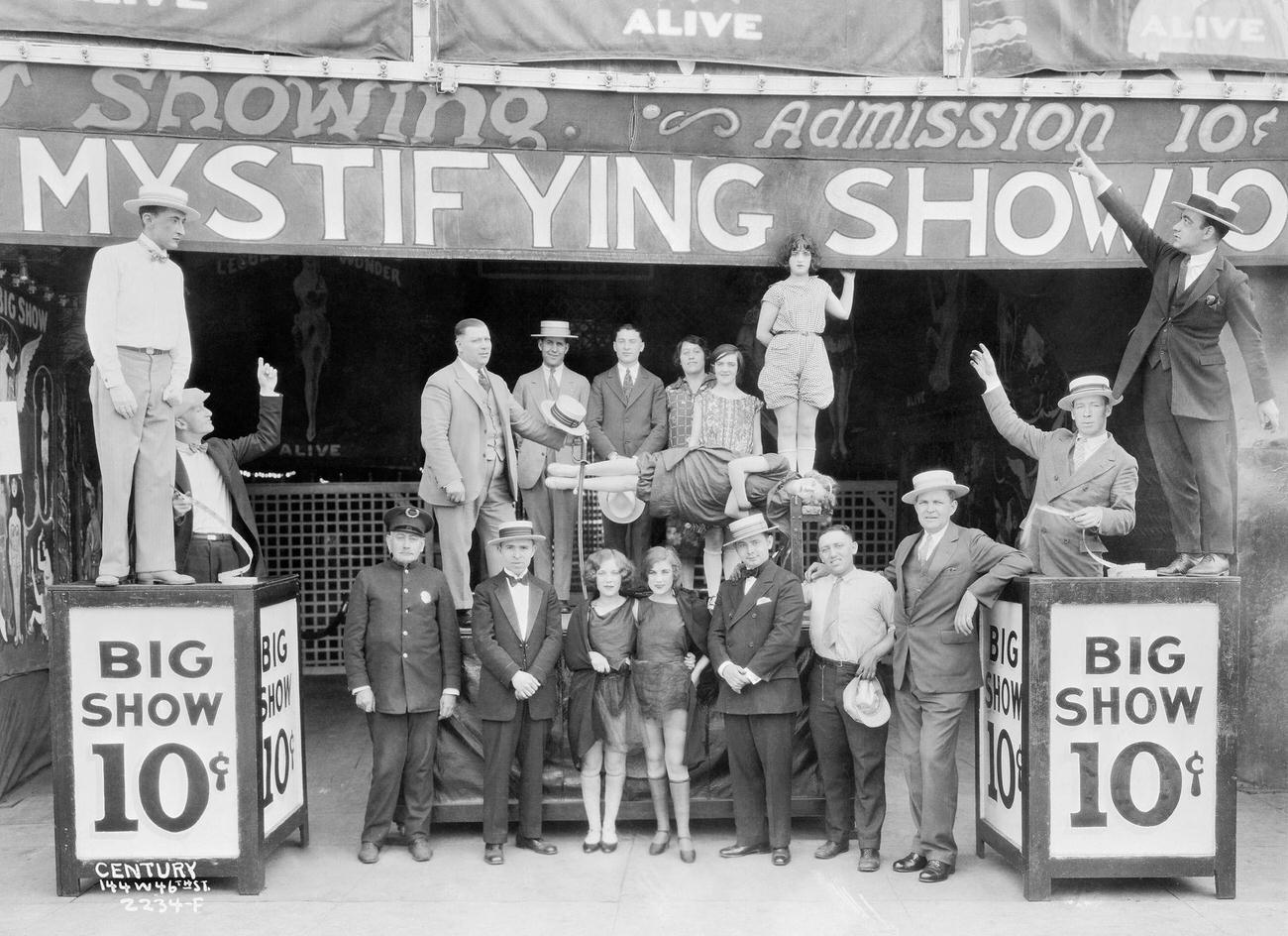 Mystifying 10-Cent Show, 1926