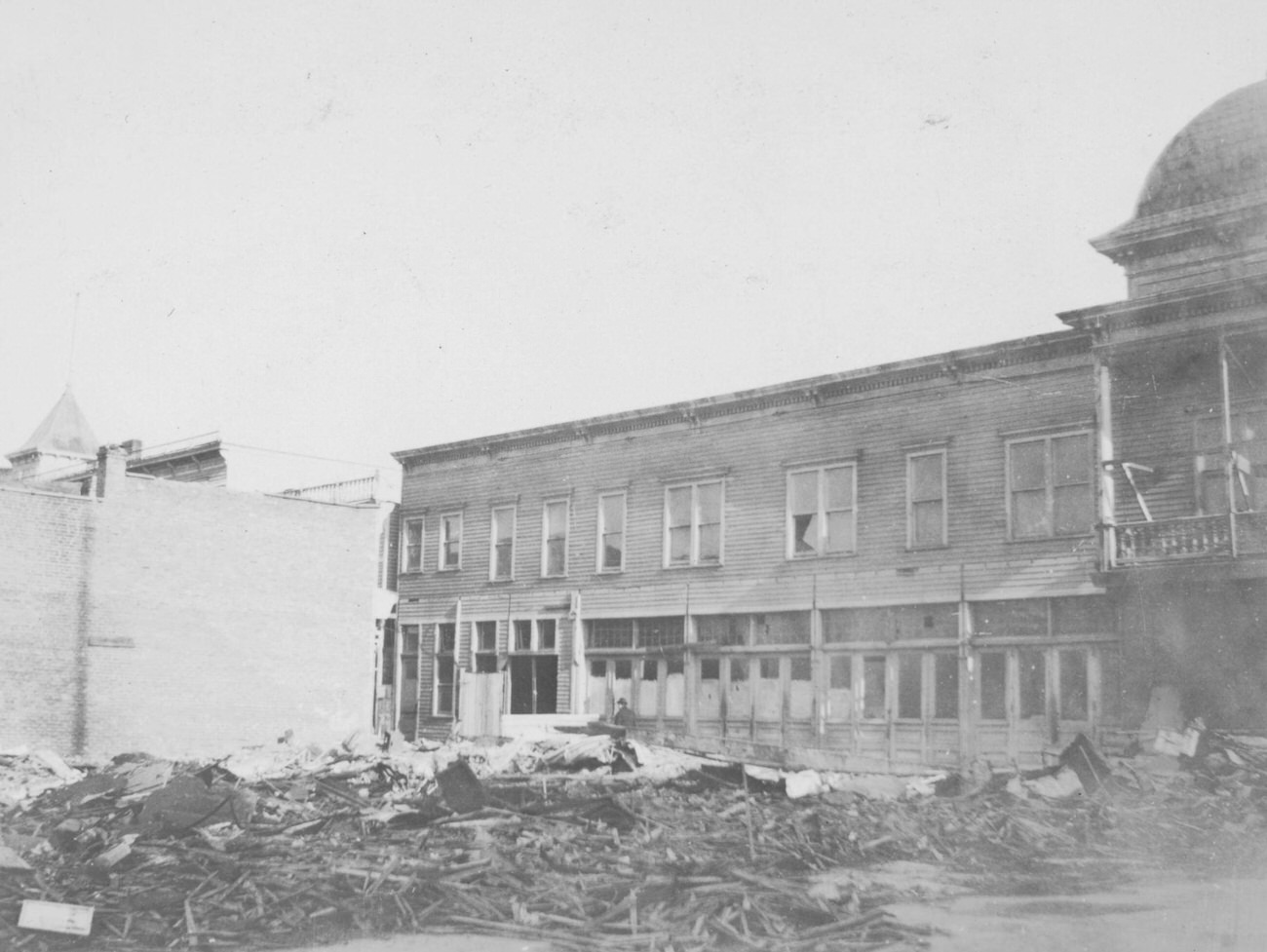 Houses Facing Oceanic Walk, 1923