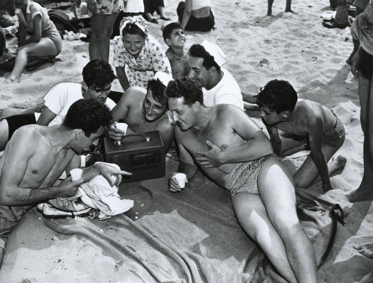 Exploring Coney Island'S Vibrant Culture In The 1940S Through Fascinating Historical Pictures