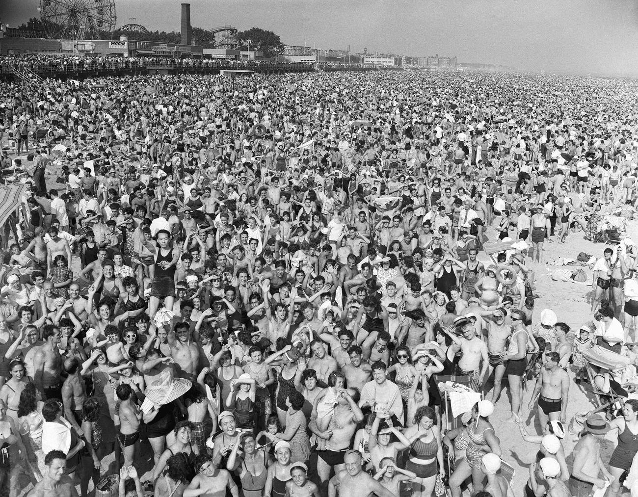 Massive Crowd During Heat Wave, July 1940