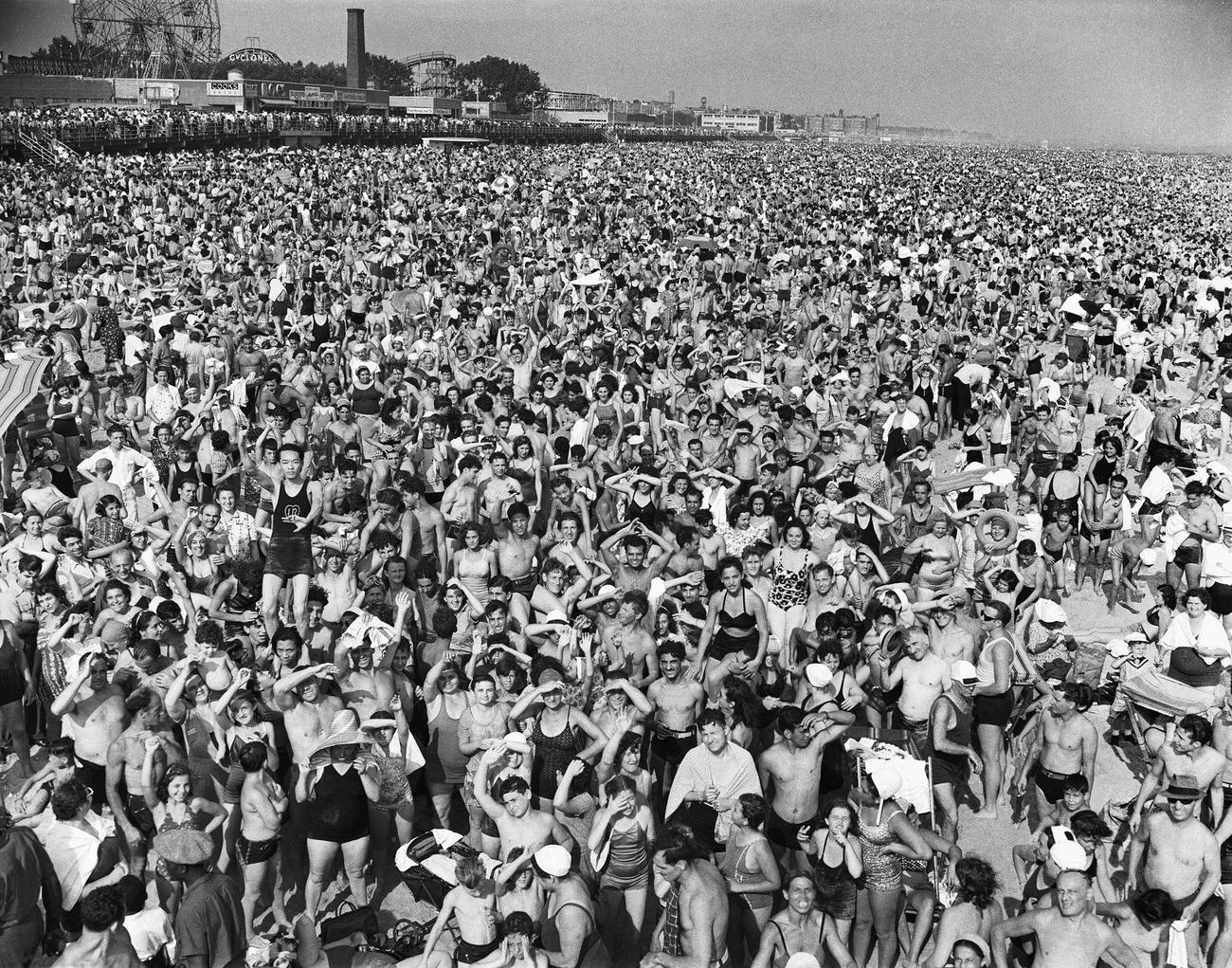 Crowd With Women On Shoulders, July 1940