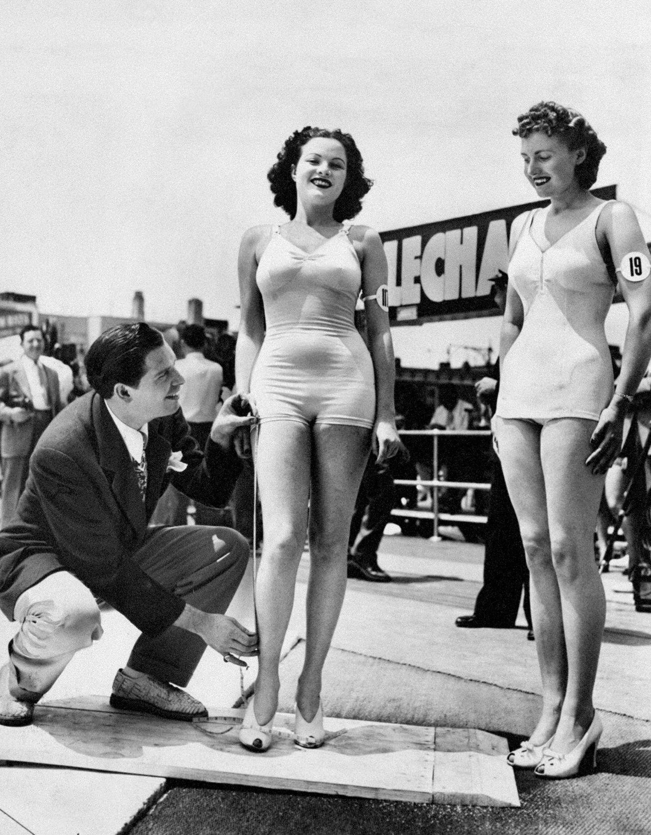 Milton Berle At Beauty Contest, Coney Island