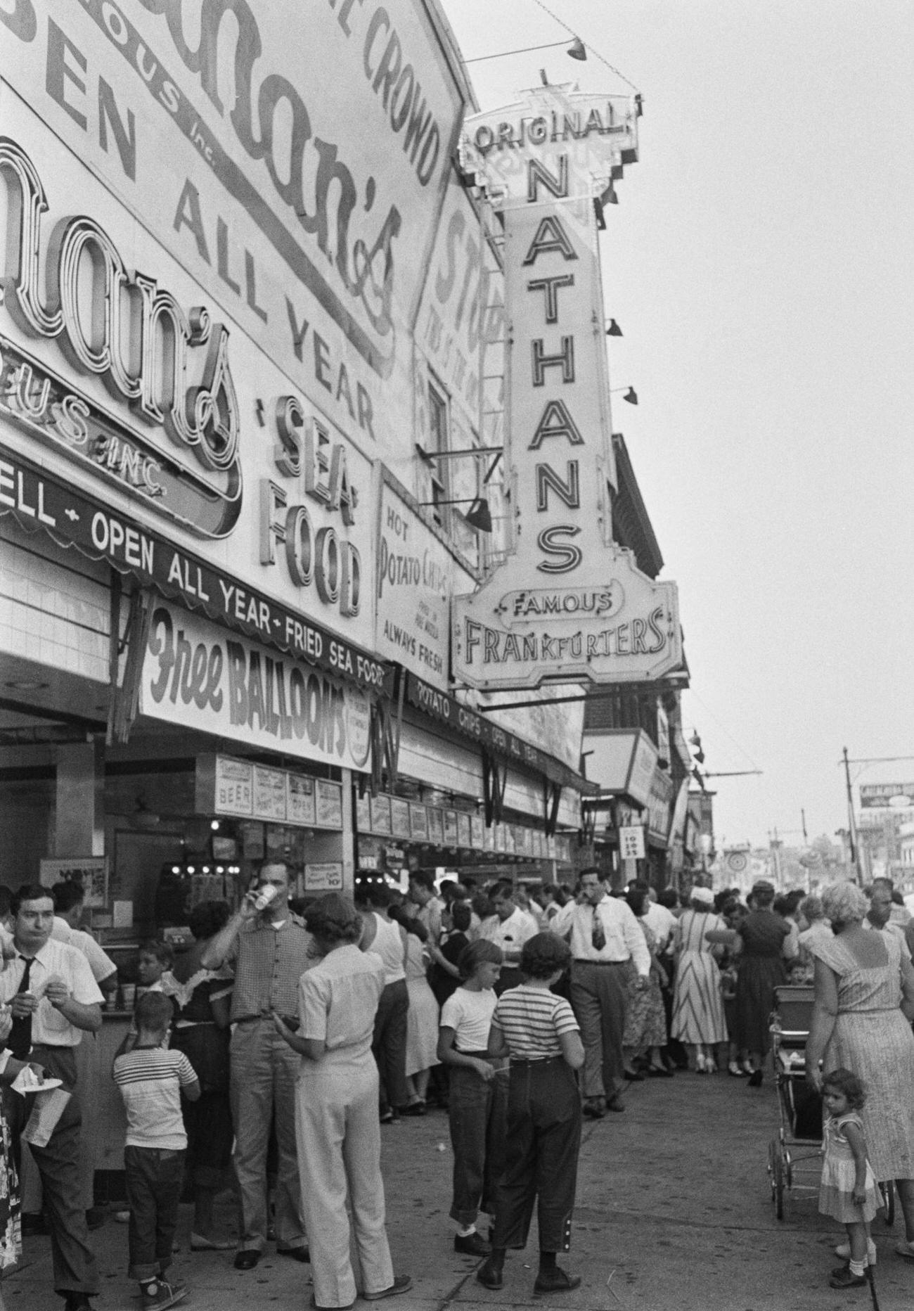 Nathan'S Famous Frankfurters Stand In Coney Island, 1952.