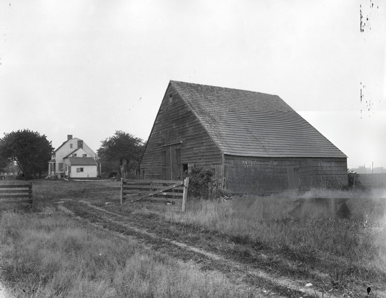 18Th Century Barn And Early 19Th Century House In The Bronx, 1895.