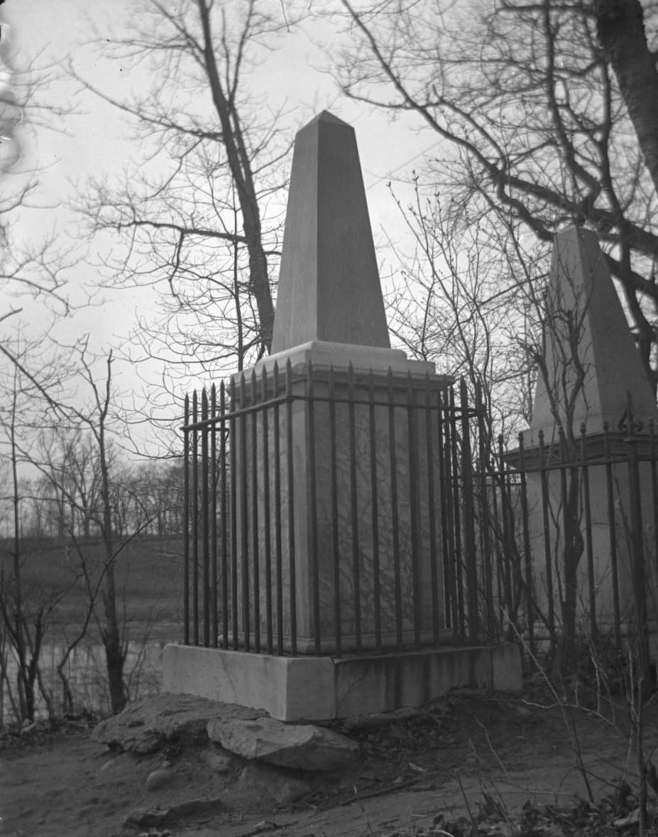 Grave Of Joseph Rodman Drake Near Hunt'S Point Road And Eastern Boulevard, Bronx, 1890S