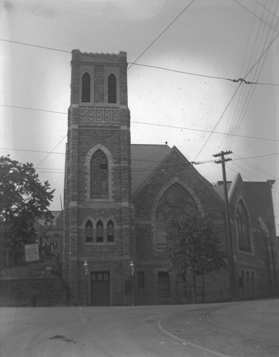 Tremont Baptist Church On Tremont Avenue, Bronx, 1890S