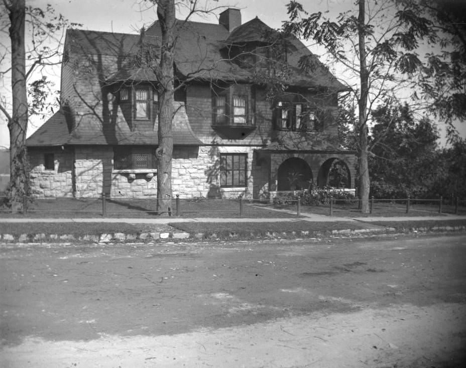 A Large Stone And Shingle House In The Bronx, 1890S