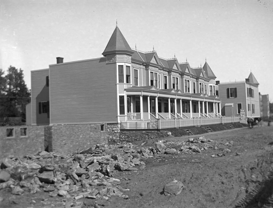Block Of Row Houses Under Construction In The Bronx, 1890S