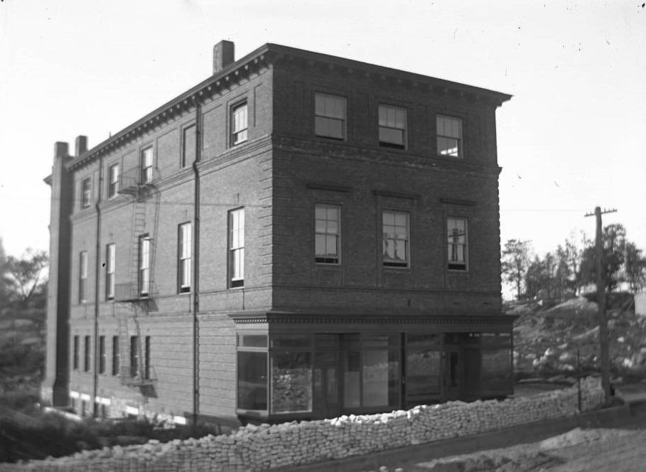 Borough Club In Highbridge, Bronx, 1890S