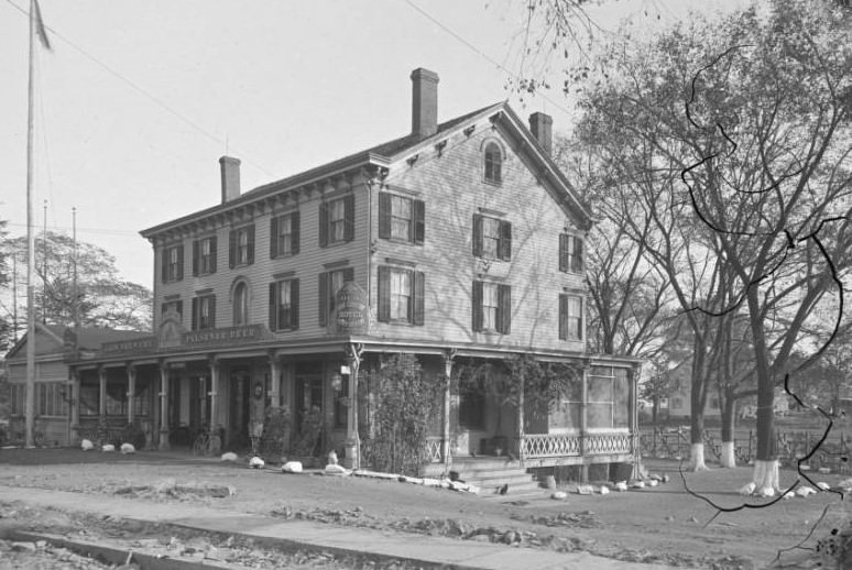 Henry Dickert'S Old Point Comfort Hotel At 4018 Boston Road, Eastchester, Bronx, New York, Circa 1890-1919.