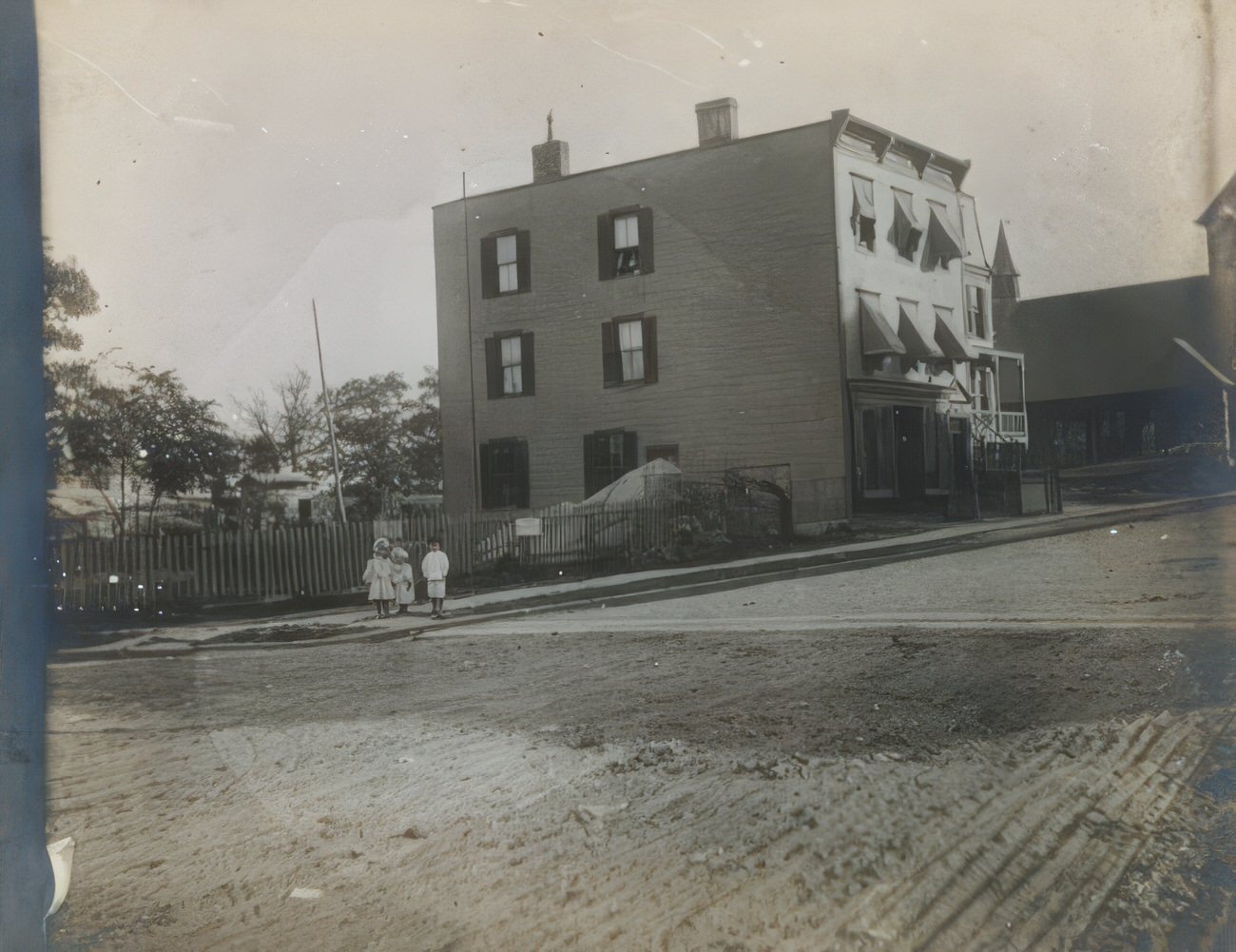 Weber'S House On Ogden Avenue, 1904.