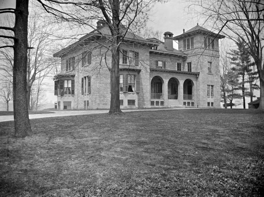 Stone Mansion In Tremont, Bronx, 1902.