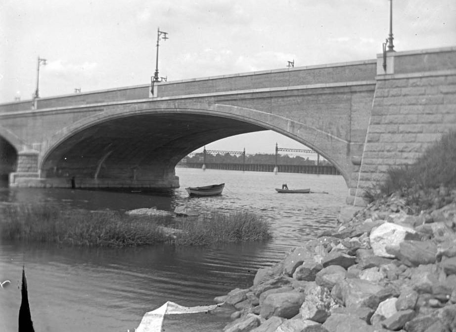 The New Concrete Pelham Bridge, Bronx, 1907.