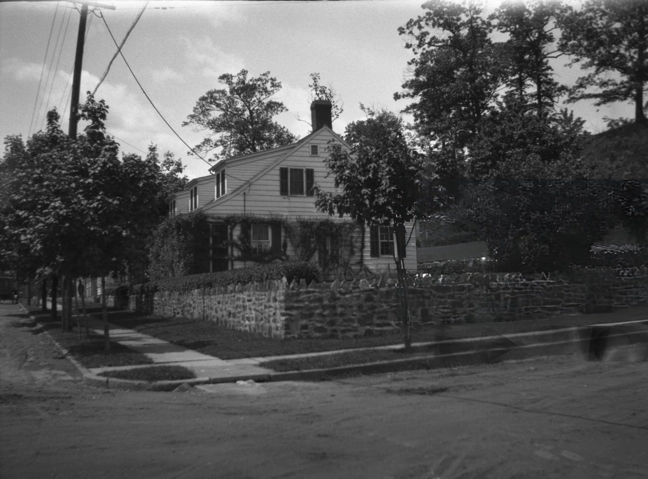 Samler House At The Northwest Corner Of Newton Avenue And W. 254Th Street, Bronx, 1910S
