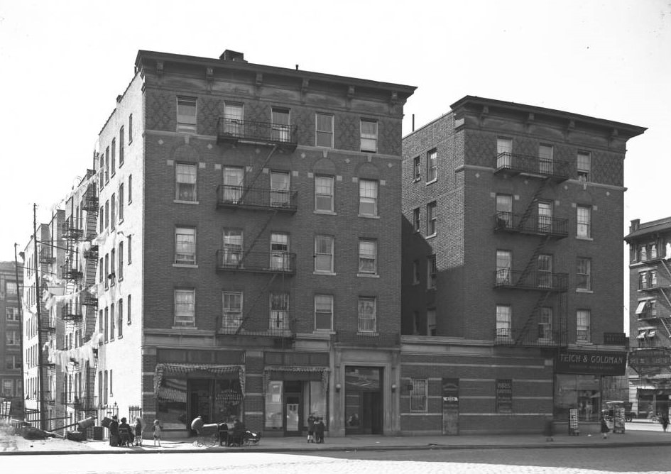 939 Intervale Avenue, Bronx, 1918.